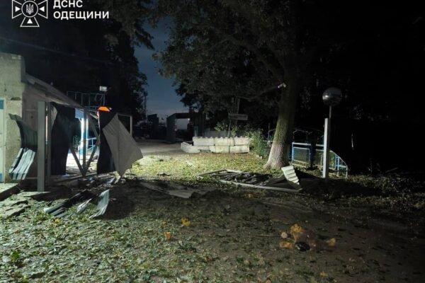 Масована атака на Одесу: Загинула людина, понівечений виробничий цех