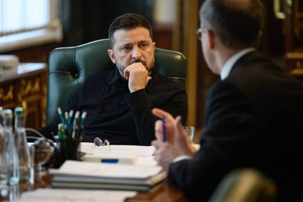 Реагування на повітряні загрози: Зеленський зустрівся із Корецьким
