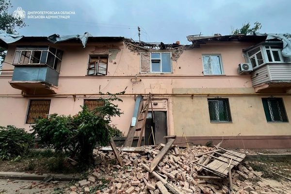 Росіяни понад 10 разів вдарили по Дніпропетровщині: Двоє людей отримали поранення