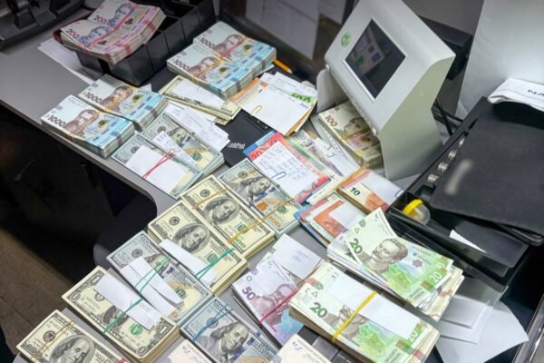 У БЕБ розповіли про масштабну спецоперацію проти конвертаційних центрів з мільярдними оборотами