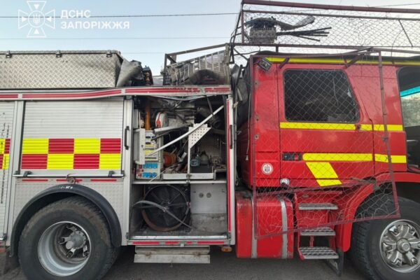 Росіяни вдарили по авто ДСНС у Запоріжжі. Поранені четверо рятувальників