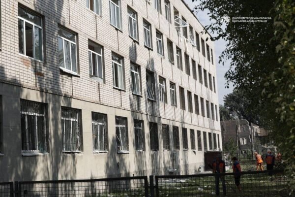 В ОВА показали наслідки удару по Дніпру. Кількість постраждалих зросла
