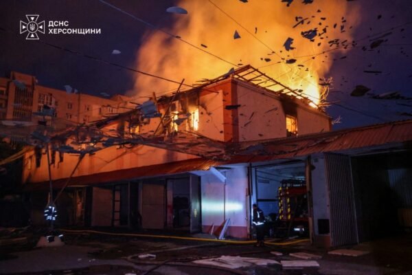 У Херсоні окупанти вдарили по рятувальному підрозділу
