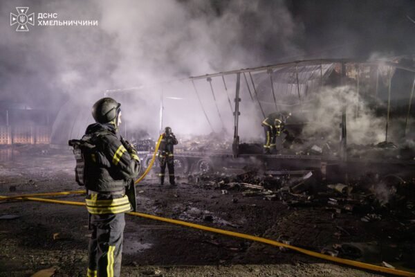 Ворог вночі двічі атакував Хмельниччину. Є поранений