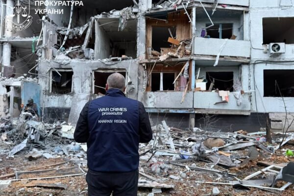 Вночі РФ вдарила по багатоповерхівці у Харкові. Поранені щонайменше 25 людей