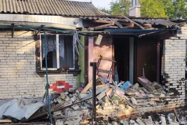 Росіяни за добу понад 60 разів обстріляли Сумщину