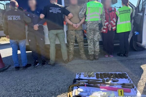 На Закарпатті затримали двох дезертирів, які ховалися в багажнику авто з маркуванням швидкої допомоги