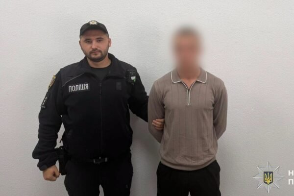 На Закарпатті озброєний 17-річний хлопець у балаклаві напав на родину і вимагав віддати гроші