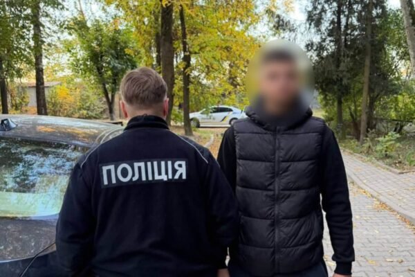 В Івано-Франківську конфлікт між хлопцем та дівчиною закінчився стріляниною