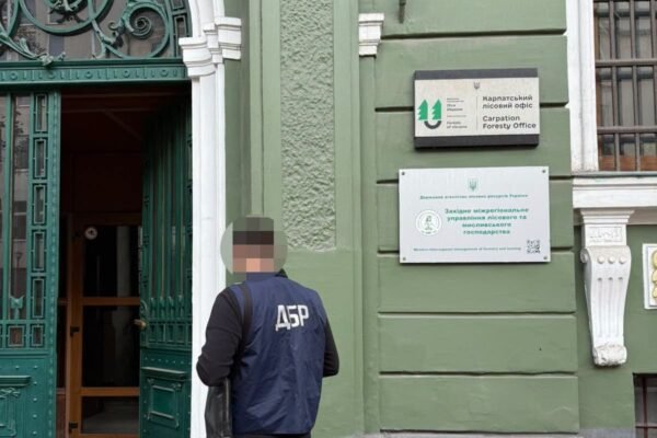 Понад 5 млн грн збитків: У заказнику «Чорний ліс» на Прикарпатті викрили незаконні рубки лісу