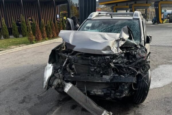 У ДТП з вантажівкою неподалік Львова травмувався водій кросовера
