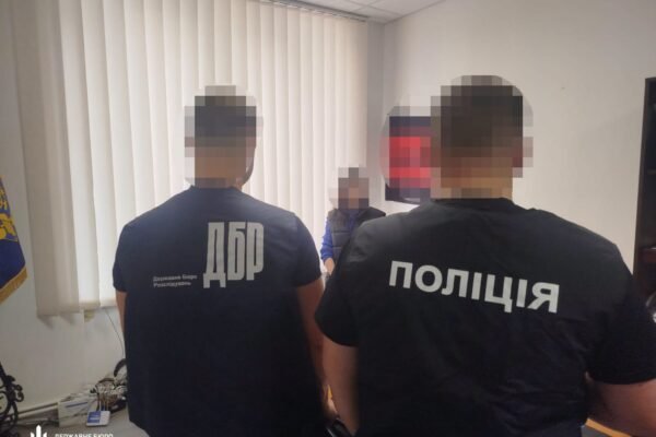 На Тернопільщині посадовець Укртрансбезпеки вимагав від перевізника оплачувати йому оренду житла