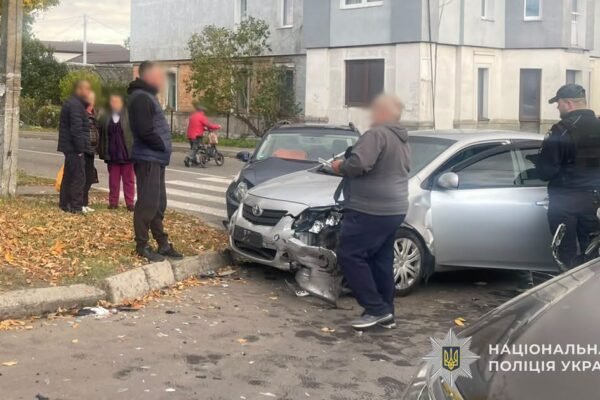 На Львівщині зіштовхнулися чотири автівки: Серед постраждалих – 3-річна дівчинка і 5-річний хлопчик