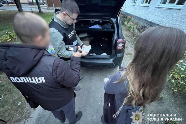 На Чернігівщині затримали двох медиків, які обіцяли за гроші підробити висновок про загибель військового