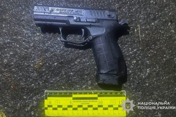 У Тернополі нетверезий чоловік відкрив стрілянину і поранив 15-річного хлопця