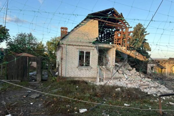 Ворог атакував Слов’янськ. Зруйновані будинки, пошкоджені автівки, є жертви