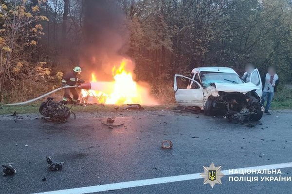 Масштабна ДТП на Тернопільщині: Травмовані 11 осіб, з них – троє неповнолітніх (ФОТО)