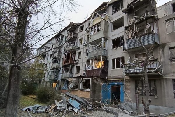 Удар ФАБами по спальному мікрорайону Слов’янська: Пошкоджені багатоповерхівки