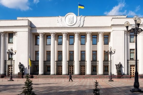 У Раді продовжили дію воєнного стану та проведення мобілізації на 90 днів