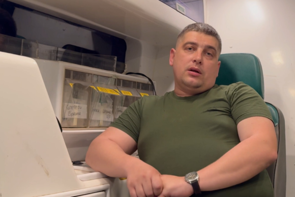 Робота без світла і під обстрілами: як водій-прикордонник на псевдо «Тайсон» евакуює поранених (ВІДЕО)