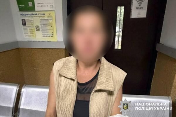 У Хмельницькому затримали жінку, що обікрала будинок військового, поки той був на фронті