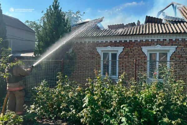 У ніч на 1 жовтня росіяни обстріляли Нікопольщину: Є загиблий