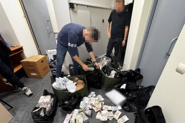 Рекордні обсяги готівки і відмивання коштів: як БЕБ «накрив» найбільшу мережу нелегальних обмінників