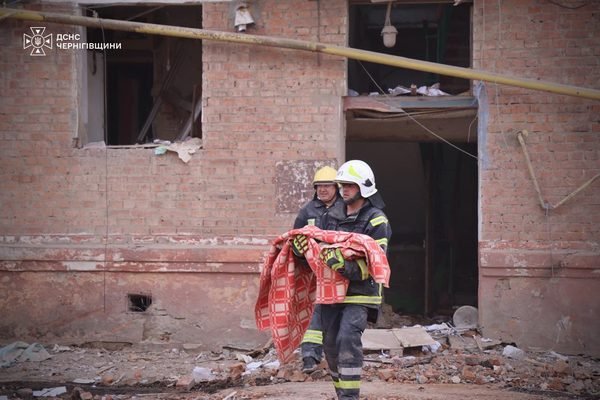 У Прилуках збільшилася кількість загиблих внаслідок ворожого удару по житловому будинку (ВІДЕО)