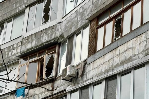 Дніпро атакували КАБами: Є пошкодження у багатоповерхівках