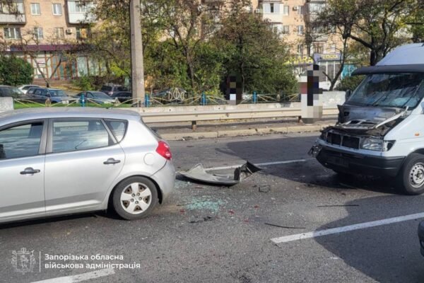 Росіяни вдруге за день атакували маршрутку у центрі Запоріжжя