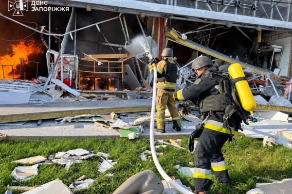 Окупанти вдарили по недіючому ТЦ у Запоріжжі