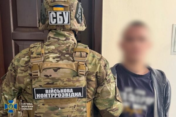 В Одесі затримали чоловіка, що на замовлення РФ встановлював на безовози GPS-трекери для коригування атак по нафтобазах