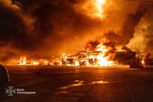Росіяни атакували Харків. В одному з районів поранено жінку