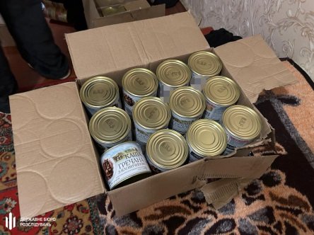 Завдали збитків на понад 2,7 млн гривень на харчуванні військових: ДБР повідомило про підозру двом посадовцям