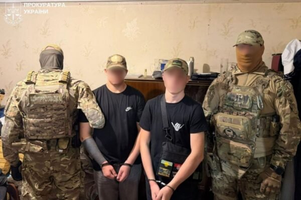 У Запоріжжі затримали двох агентів ФСБ, що планували замовне вбивство кількох українських військових